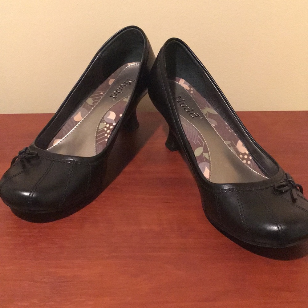 Small high heeled shoes